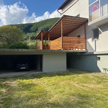 Pri Jazere Apartment Kralovany